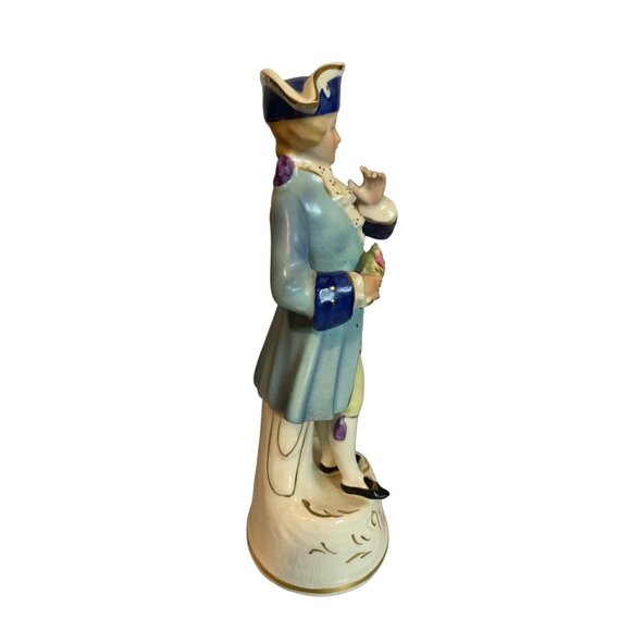 Vintage Coventry Le Beau Porcelain Figurine 5040B French Aristocrat Holding Rose - Picture 6 of 7